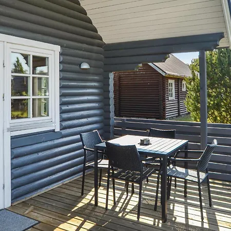 Two-bedroom In Semesterbostad