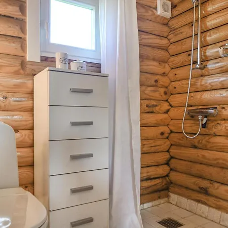 Two-bedroom In Semesterbostad Hovborg